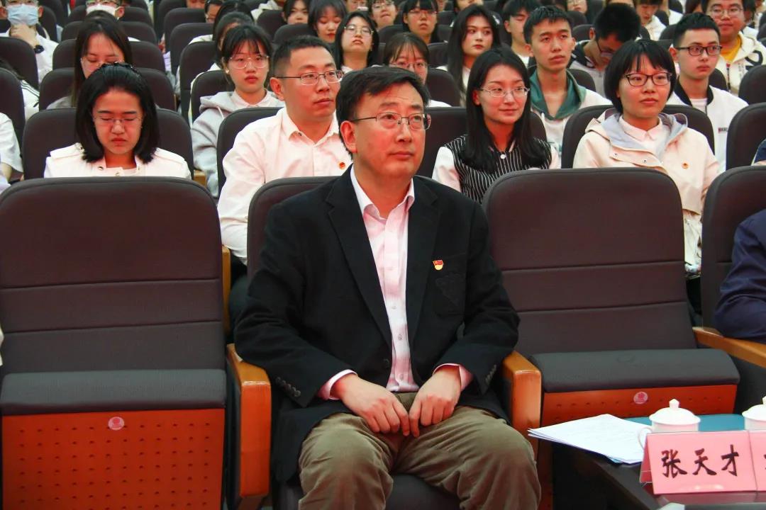 69eb4e06519440a2a9d53d5ad1a37435.jpg 69eb4e06519440a2a9d53d5ad1a37435.jpg
